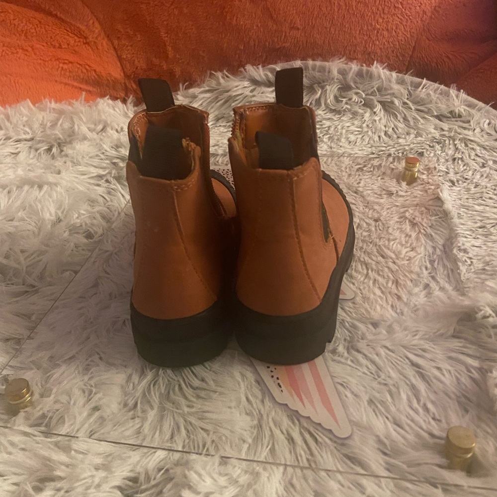6.5 toddler H&M brown with black cap toe boots